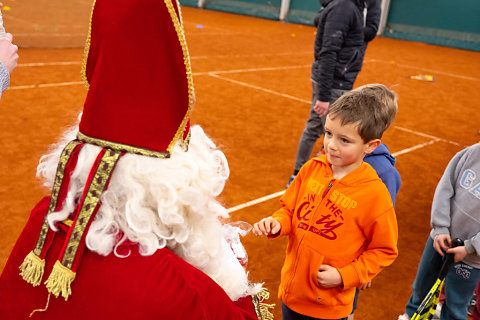 Saint-Nicolas à la Wolu Tennis Academy