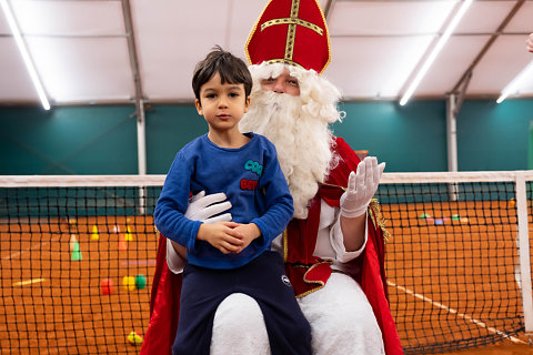 Saint-Nicolas à la Wolu Tennis Academy