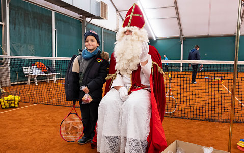 Saint-Nicolas à la Wolu Tennis Academy