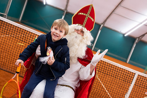 Saint-Nicolas à la Wolu Tennis Academy